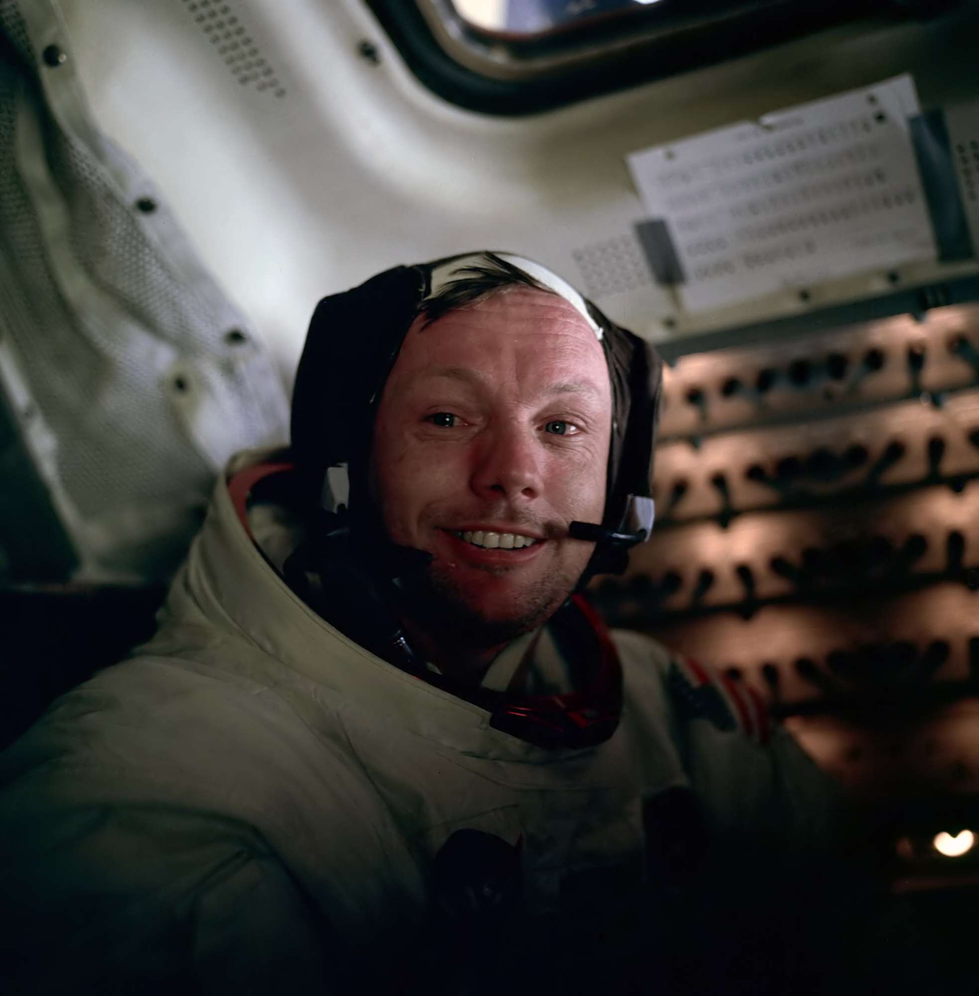 Neil_Armstrong_01